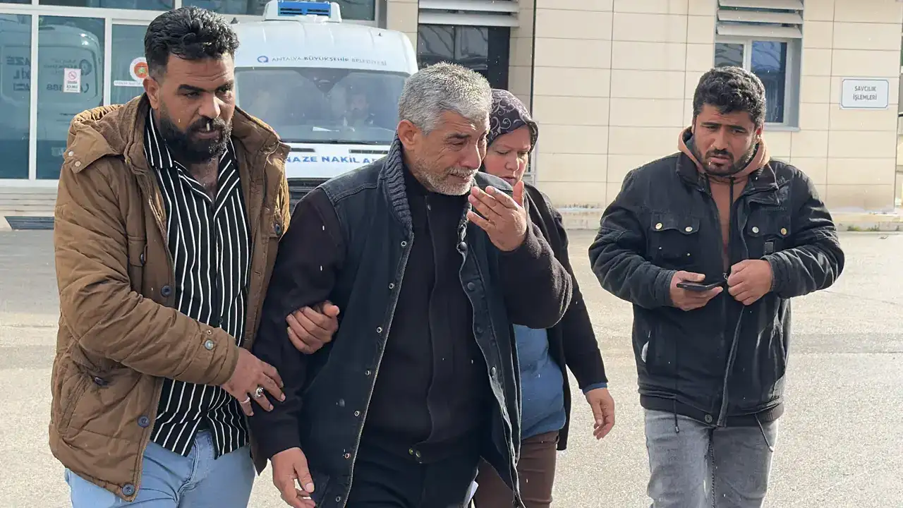 Konteyner Yangınında Yok Olan Ailenin Cenazeleri Alındı 9